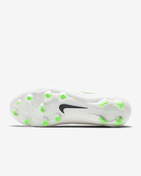 کفش فوتبال نایک Tiempo Legend 8کفش فوتبال نایک Tiempo Legend 8