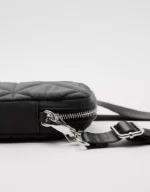 کیف تلفن همراه برشکا مشکی | Quilted mobile phone bag Bershka - Image 3