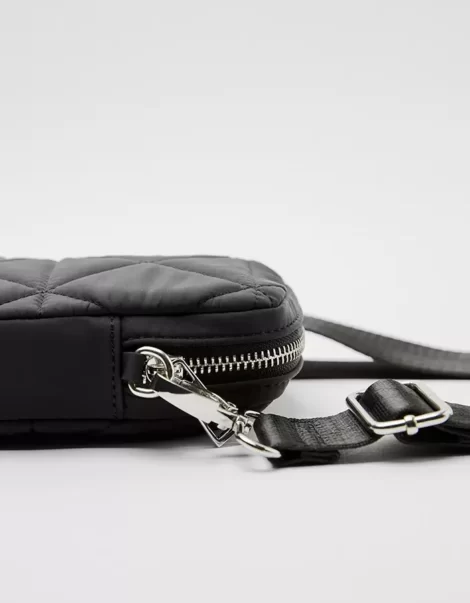 کیف تلفن همراه برشکا مشکی | Quilted mobile phone bag Bershka - Image 3